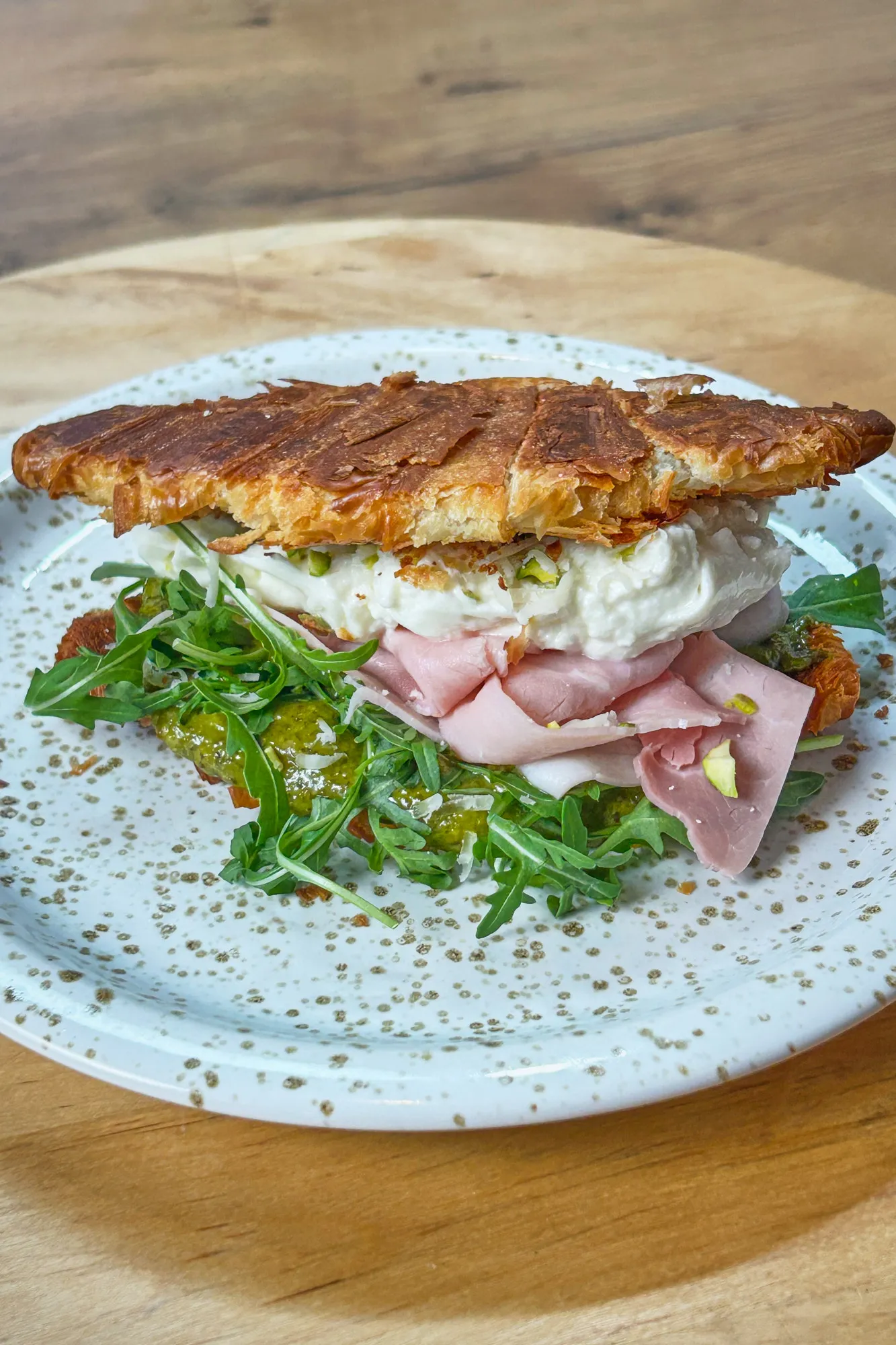smashed croissant szendó